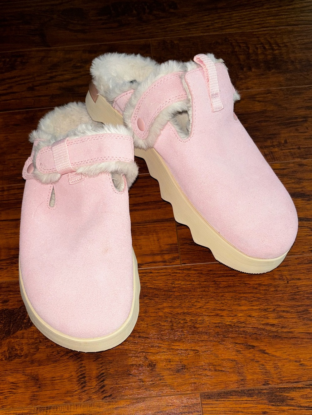 SOREL Fur Lined Clogs Viibe Suede Baby Pink Faux-Fur Slip-Ons Wavy Platform Sole